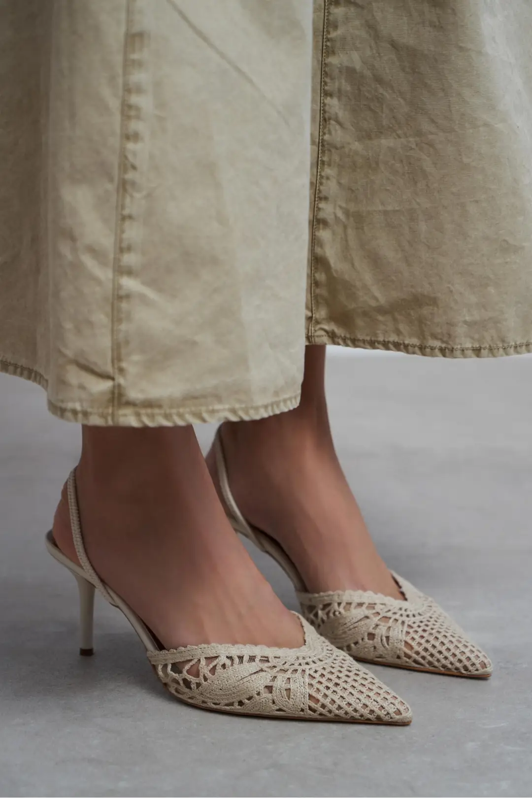 Norely Knit Mesh Embroidered Back Heel Shoe