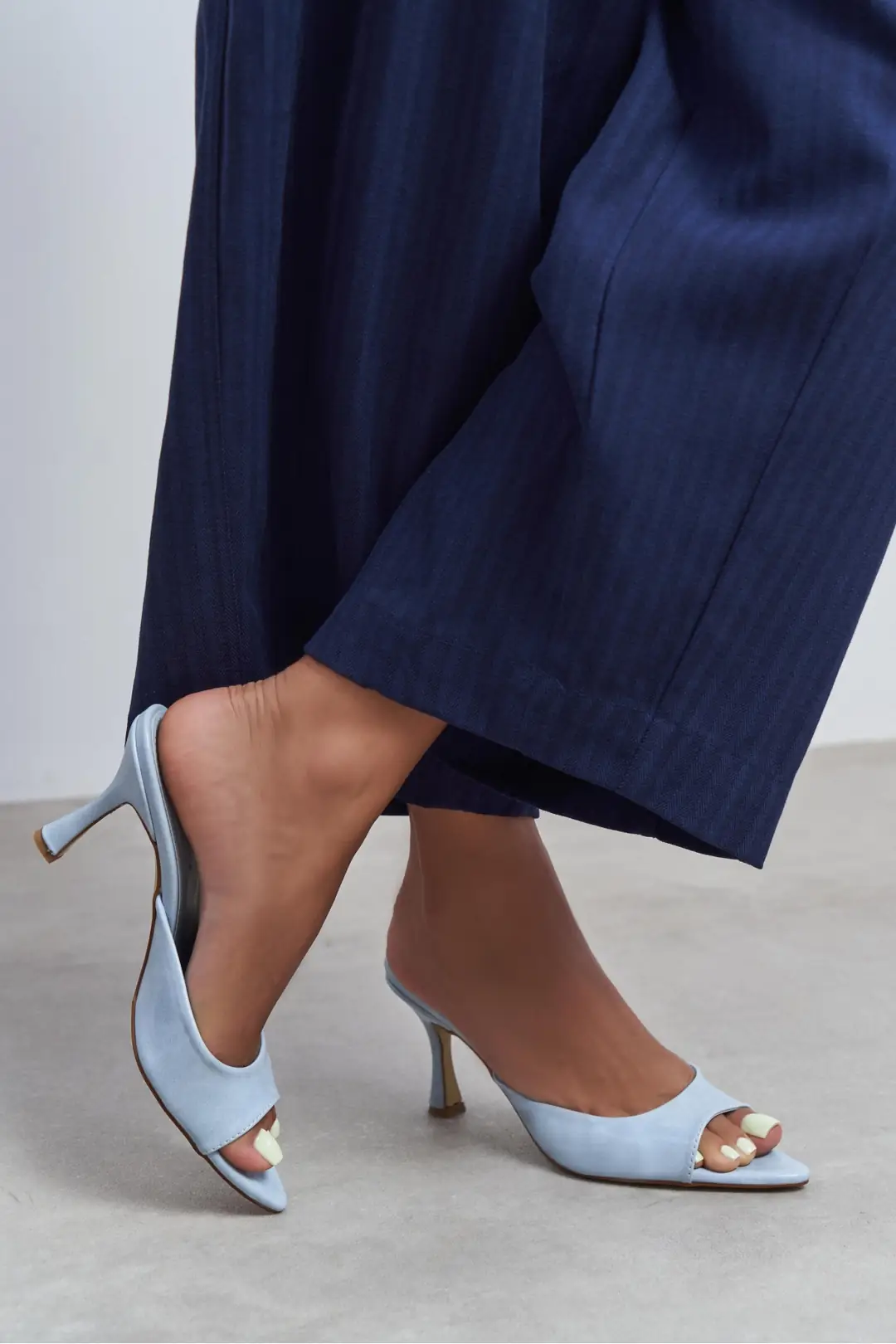 Fenrir Rustic Patterned Pointed Toe Slim Heel Mules — Baby Blue